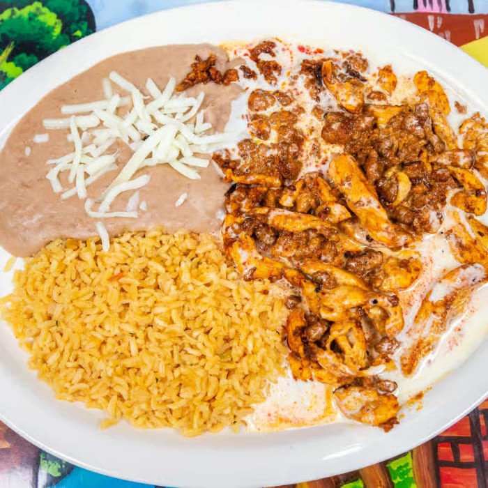 Chori Pollo / Chicken and Sausage.