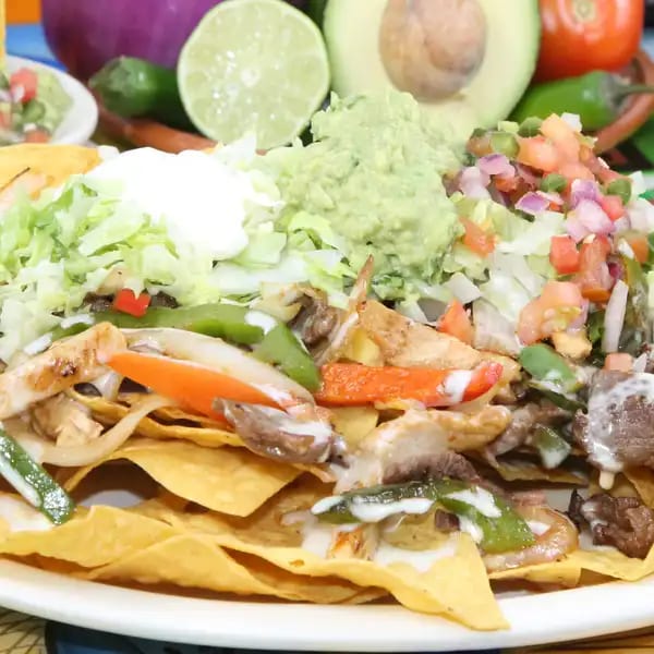 Super Nachos Steak.