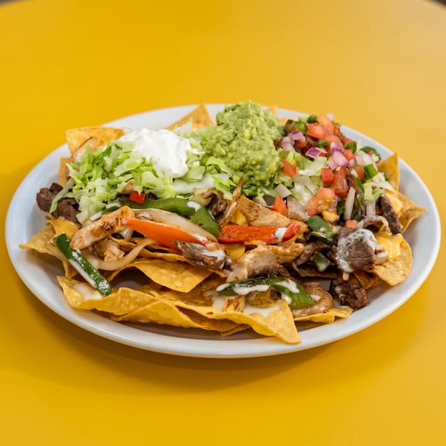 Super Nachos Steak.