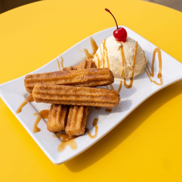 Churros & Ice Cream / Churros Con Helado.